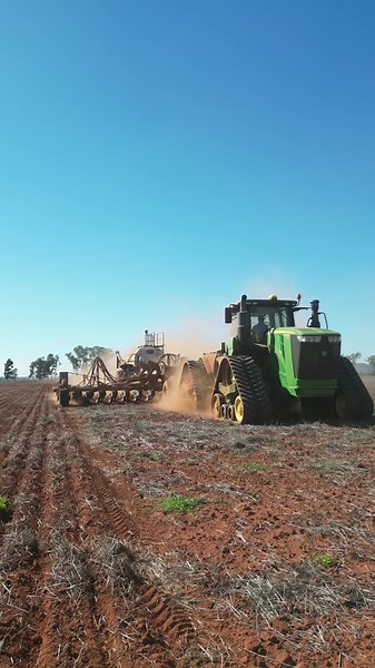 She purrrrs 💨💨