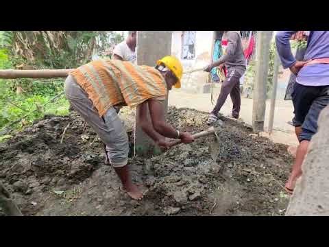 Construction of overhead lines in power distribution system
