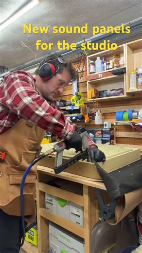 🔨🎸DIY sound panels for the studio… #shorts #musicstudio #diy #acoustictreatment #homestudio