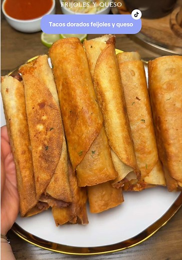Tacos dorados de frijol y queso — receta fácil y crujiente