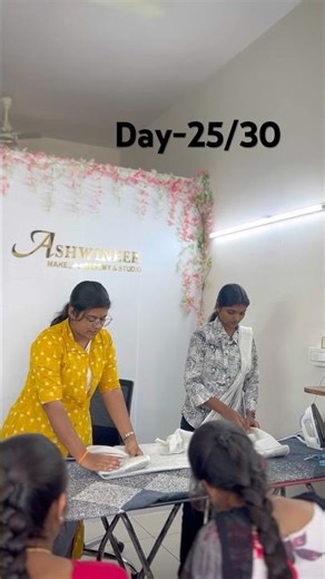 Day-25/30(Saree Draping Class)#youtube #shorts #nizamabad #sareedraping #sareeprepleatingandfolding