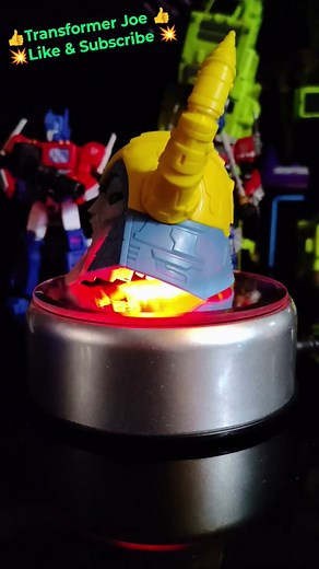 BLOKEES Unicron Head looks AMAZING on the turntable! #blokees #transformers