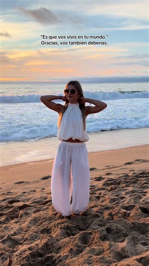 mi mundo 🤍 y con mi set de @Emilia ! ig emiestoco #fyp #girl #frases #amorpropio #ropa