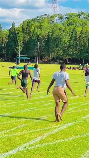 4*1 girls relay race