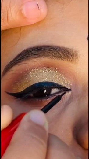 how to apply eye liner for beginners#abrish#makeup #soft liner tutorail