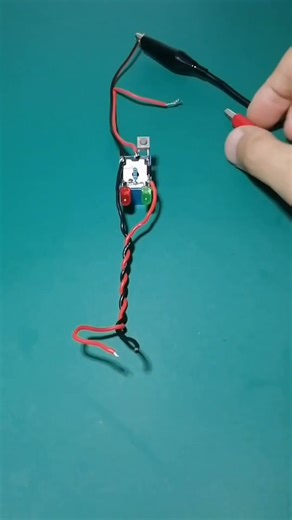 सिर्फ 3 पार्ट्स से बनाओ 12volt Short Circuit Protector⚡| #shorts #diy