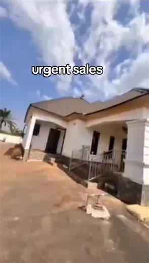 *URGENT SALE: SEMI DIRECT BRIEF* Standard ( 4 ) Bedroom bungalow and One ( 1 ) bedroom attached. Location At Ahor less than 8 Minutes drive from Aduwawa Road, Benin City . ↪️ On a 100ft by 130ft plot of land ↪️ With Sit out ↪️ Car Park ↪️ Interlocked Compound ↪️ Good Light and Water ↪️All rooms En-suite ↪️Modern Kitchen and Bathrooms ↪️Luxury Bedrooms with balcony ↪️ Security Lights available Price is N45m #agent #viral #blowup #fyppppppppppppppppppppppp