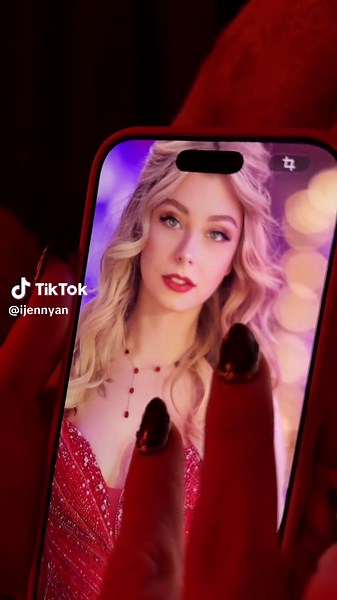 Ich, wie ich mich Nachts um 2 Uhr anhimmle. Liebe den Vergleich. 😭😂 Hab einfach auf einmal Lachkick gehabt, weil ich wie ne Kartoffel da rum lungere hahaha