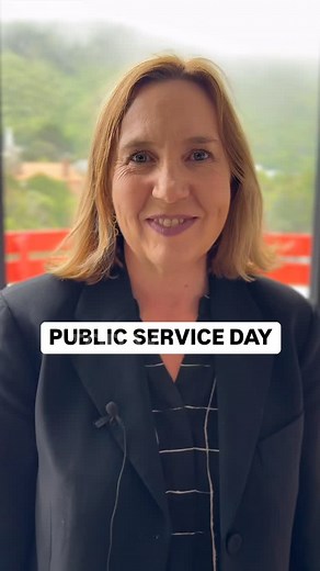 🎙️A message from PSA Nation Secretary Fleur Fitzsimons on Public Service Day. “Today is public service day. Today, and every day, people working in public services provide critical services for all New Zealanders. This Government has a terrible track record when it comes to supporting public services, but the PSA is the union for people who work in public services. If you’re not a union member already, please join today.” #PublicServiceDay #PublicService #PSA #TradeUnions #NZUNions | Public Ser