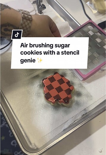 Sugar Cookie Decorating Tips and Airbrushing Techniques