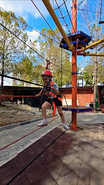 Complete the obstacle course in 15 seconds, win 5 scoops of ice cream#explore #explore