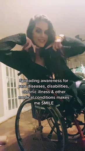 💀Christina💀 (@rarebonesx)’s videos with Shower - Becky G