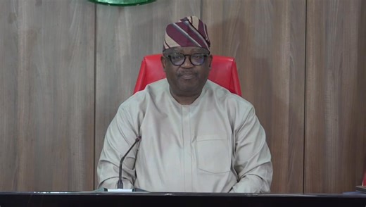 TIMOTHY TYEM GOVT HOUSE CORRESPONDENT. Plateau State Government has warned that henceforth any group or individuals who block the highways without authorization would be decisively dealt with . Community Leaders government warnd would be held responsible for any perceived threat to passers-by in their locality. These measures were reached after a State Security Council meeting chaired by Governor Caleb Mutfwang held at the Government House in Little Rayfield. The high-level State Security Counci