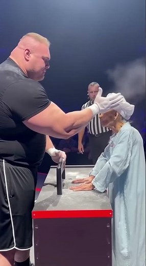 Giant vs. Grandma: Slap Battle Showdown