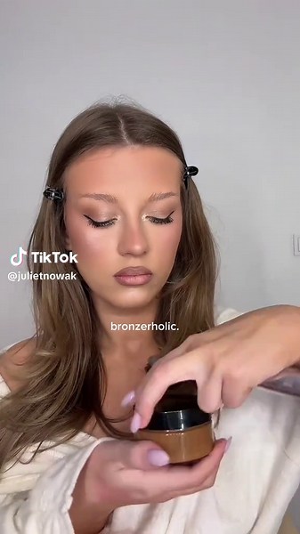 Kultowe Bronzing Pearls od AVON – Powrót do 2007 roku