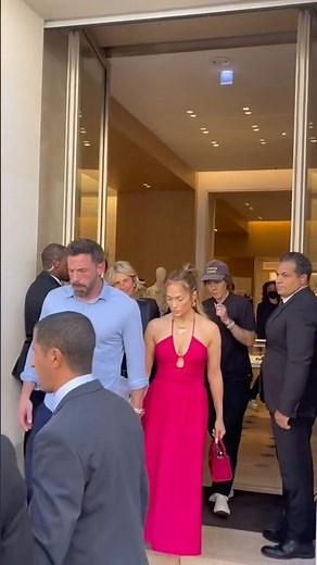 Jennifer lopez with ben affleck at new #rehearsal studio in italy for live #concert 🥰😍 #benaffleck