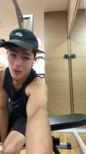 Enzo Rabelo: A Journey Through Music