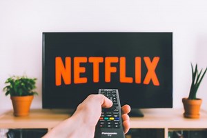 Νέες σειρές και ταινίες στο ελληνικό Top10 του Netflix – BINTEO