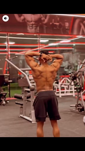 🔥 Benefits of Steam Baths at Recovery Lab Whether you’re an athlete, a busy professional, or just someone who wants to feel better in their body, our steam baths are designed to help you recover faster, breathe easier, and feel deeply relaxed. ⸻ 💪 Physical Recovery & Wellness • Faster Muscle Recovery The moist heat soothes sore muscles, reduces joint stiffness, and promotes circulation—ideal after ice baths or intense workouts. • Detox Through Sweat Steam opens up your pores and helps flush ou