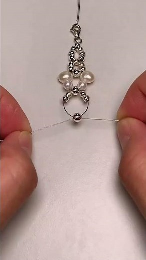 Fabrication d'un bracelet en perles blanches étape par étape ! TutorielBijoux #CréationBijoux