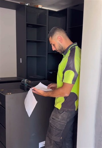 From design to installation, our qualified cabinet makers ensure every detail is finished to the highest standard. A smooth, sleek install is what sets Alba Kitchens apart. 📩 albakitchenss@gmail.com