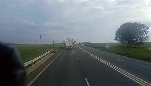 Accident tax Nd truck two km towards caltex van renan slow down please human party on the road 😔 | SA long-distance truckers