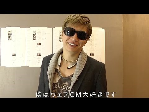 GACKTが謎の美女とイチャイチャ!? オラクル美容皮膚科「WEB CMメイキング」