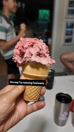 While going completely plastic-free isn’t always feasible, I focus on reducing single-use plastics. Here’s how: I make my own bread to avoid plastic packaging. The process is incredibly relaxing for me. I choose loose leaf tea over tea bags, which contain plastic. I use a tea strainer and compost the leaves. For larger batches, like iced tea for my kids, I use a big teapot with a built-in strainer. We enjoy ice cream every day! Although my ice cream maker is plastic, it prevents us from buying p