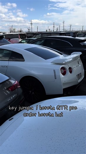 Pre order Nissan GTR 35 black edition 2021 , customer boss Azim suruh kita ambil balik for him . So siapa nak cari kereta boleh mai contact paul , sbb I boleh settle u punya problem ya @ADZ MOTORS SDN BHD #ADZMotors #nagoya #alphard #vellfire #fl5 #harrier #lexus #crown #crownsports