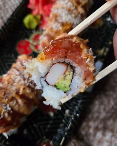 ⭐FOOD COURT HIGHLIGHT⭐ Sarku Japan offers Bento boxes, sushi, Teriyaki, and so much more! Come visit them on Tuesdays for an amazing deal🍣 | Dulles Town Center