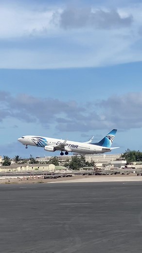 EgyptAir Boeing 737-800 Takeoff