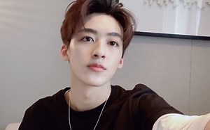 【R1SE何洛洛】何洛洛YY直播 爱豆周五见 要开森！