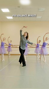 💃 Ballroom dance time! Polonaise is a part of Pre-Ballet Introduction to Dance Etudes. Ekaterina Trunina practices it with her level 2 students who have already mastered it during their Historical dance classes. It’s a great way to show the importance of the social and historical context of a dance and let children have some fun imagining different roles for themselves. We are going to dive deep into this program with @katheryn_ballet from May 15 to 19! Comment “Pre-Ballet” below to get a speci