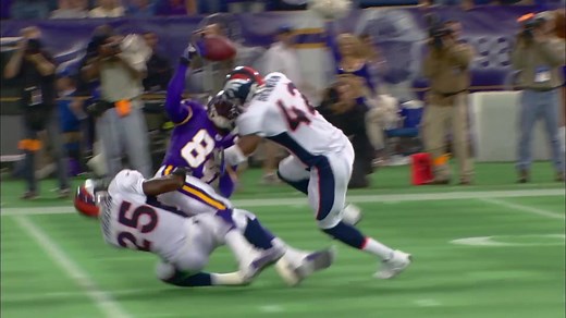 The Randy Moss Lateral. 🙌 Still have no idea how the legend pulled this one off. 📺: NFL 100 GREATEST PLAYS | Continues FRIDAY at 8pm ET on NFL Network #NFL100 | NFL