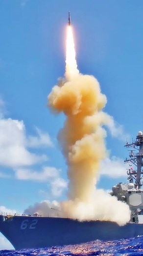 SM-6: The Missile That Can Hunt Ships, Aircraft, and Missiles | US Military News