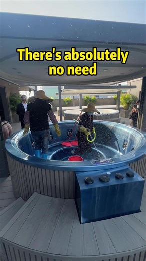 In 2026, there will be no need to dig a hole to build a hot spring pool anymore. This 3-meter diameter acrylic hot tub can be placed directly on the ground. It features a built-in spa massage function and a constant temperature of 40 degrees Celsius, allowing you to enjoy a bath all year round. If you are a builder with a large export demand, regardless of your country of origin, please feel free to contact me. #hottub #smartpool #Infinitypool #heatedpool #spapool #sauna #hottubs #hotspringpool 