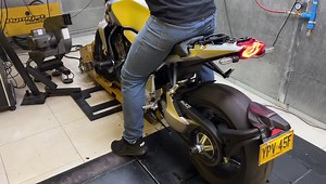 Ya me hicimos reprogramación y le pusimos quick shifter con auto blipper a la Cb1000R que torqueeee 😱🔥🤯🔥🔥 | Sebastian Herrera 531