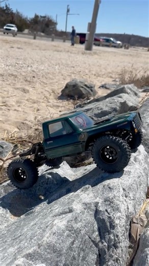 Axial SCX10 Pro: Comp Cut Pre Runner body #proline #axial #rcshorts #scalerccrawler #scalerctruck