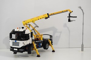 LEGO MOC-7783 Motorized Cherry Picker (Technic 2017)
