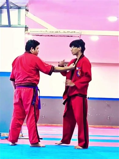 basic joint lock technique for beginners of filipino martial arts