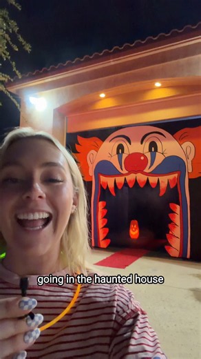 “i don’t like it” “this is awesome” is the perfect encapsulation of @Serena Neel’s haunted house
