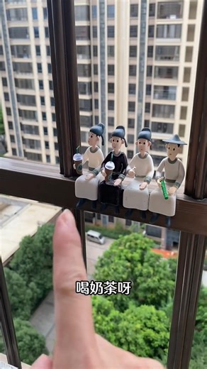 चिंटू के दोस्त कोल्ड्रिंक पिकर खिड़की पर बैठ गए 😲|| Carriage House wooden artist #shortvideo #funny