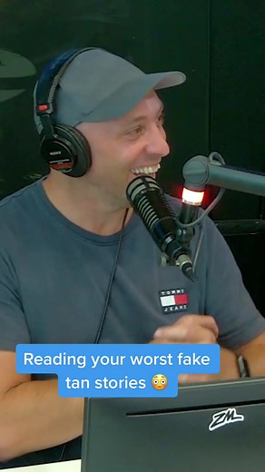 Pretty sure you’re not supposed to tan down there, Vaughan…. ?? #nz #comedy #faketan #faketanfail #faketangonewrong