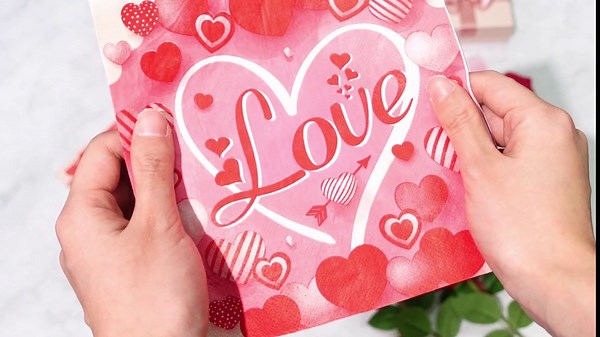 300 Pcs Valentine's Day Paper Plates Valentine's Day Party Supplies Napkins Cups Plates Disposable Party Dinnerware Romantic Supplies for Valentine's Day Anniversary Wedding, 2 Styles