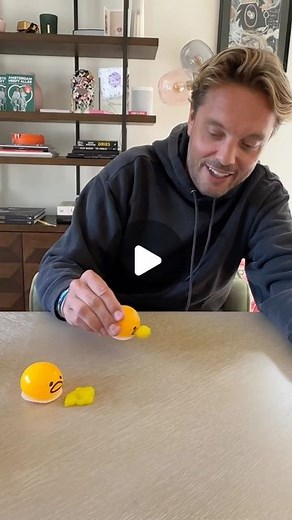 Bas Smit on Instagram: "Jaaa ik test even insta ad zodat jullie er nog even over kunnen nadenken 😂😂😂 Deze is zo vaak gestuurd, dat snap ik, maar ik weet t niet hoor 😂😂😂"