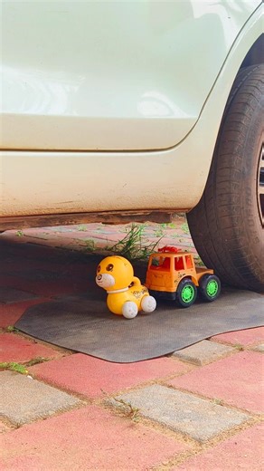 $5 vs $10000 Car / Car vs Truck / Remote control gadi