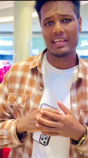 Samuel Bayisa Tufa 󱢏 on Instagram: "#photography #photooftheday #instagram Link👇https://zikomoawards.com/polls/cmhwc5jx301q50g44b6f9esyk"