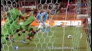 VIDEO Rezumatul meciului Dinamo București vs FC Voluntari, scor 3-2 (1-1) în prima etapă a noului sezon competițional în Liga 1, prin golurile marcate de Deian Sorescu (44, 57, 71), respectiv Lorand Fulop (14) și Vadim Rață (66). AICI E DINAMO! | Dinamo Bucuresti