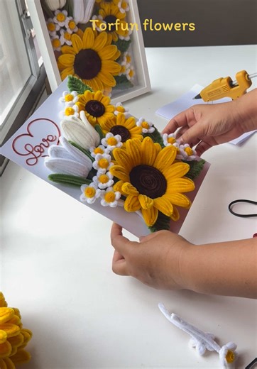 DIY Sunflower Tutorial with Pipe Cleaners