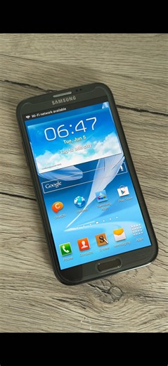 The Galaxy Note 2 (GT-N7100) was the best Android flagship phone of 2012 #samsung #samsungs #samsunggalaxy #samsungnote #samsunggalaxynote #samsungnote2 #samsunggalaxynote2 #android #phone #phones #oldphone #oldphones #phonecollector #phonecollection #mobile #mobilephone #smartphone #smartphones #nostalgia #retro #tech #techtok #oldtechnology #2010sthrowback